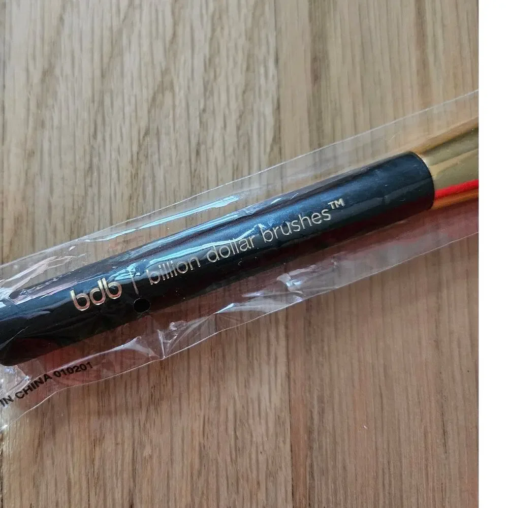 NEW! BDB Billion Dollar Brushes Foundation Brush